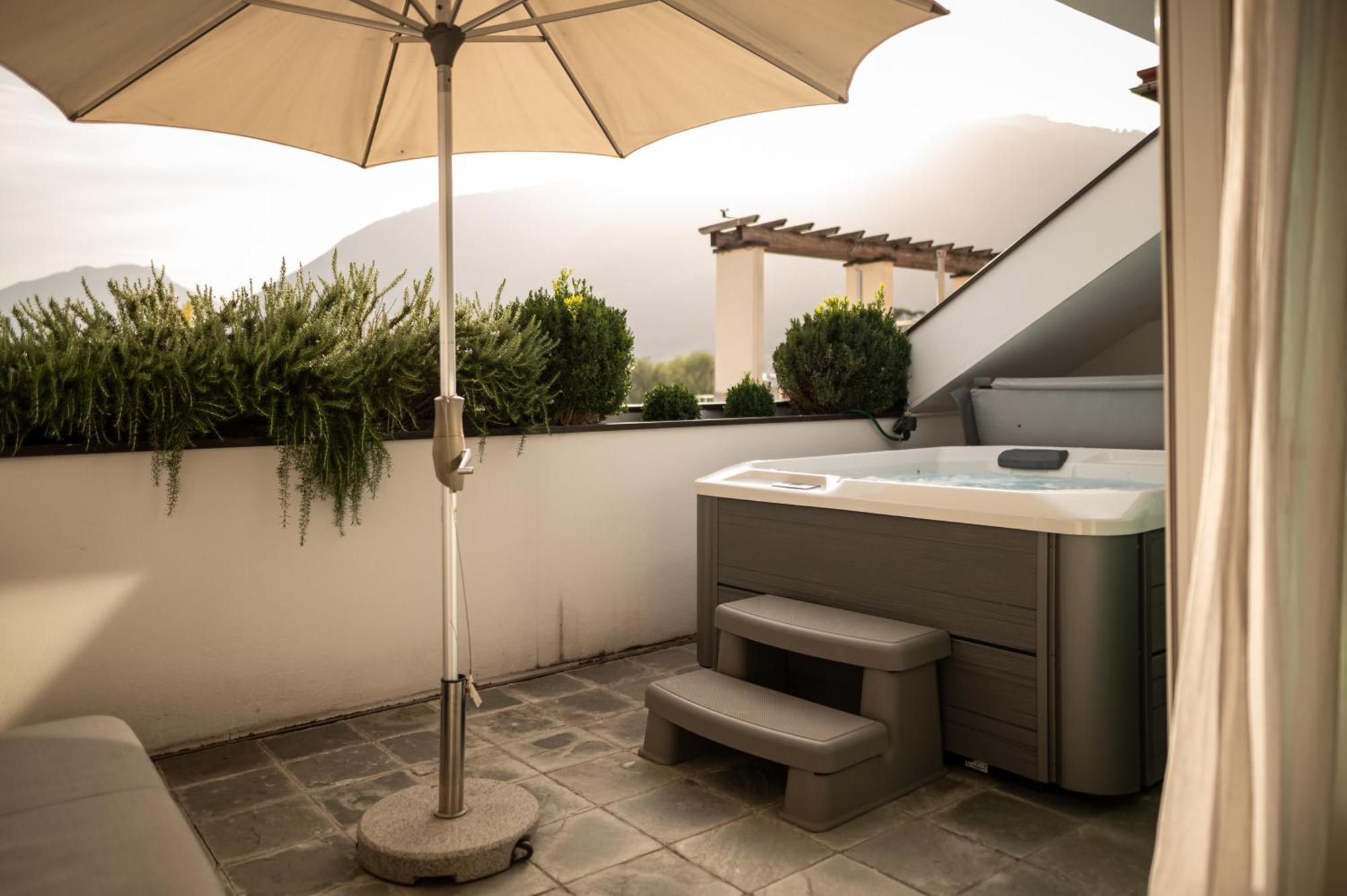 Boutique Hotel Imperialart Merano Exterior foto
